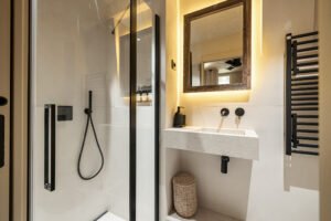 Salle de bains appartement Cannes Marché Forville