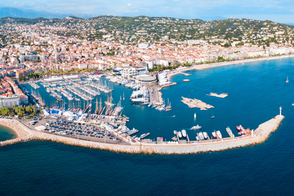 cannes love room location
